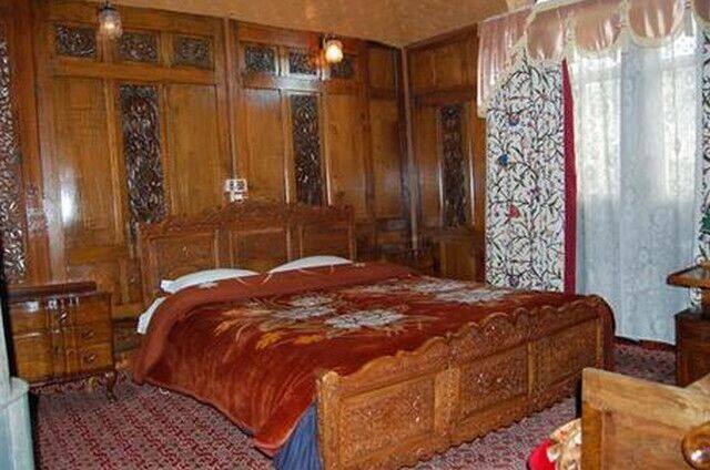 Houseboat New Hanief, Srinagar 2